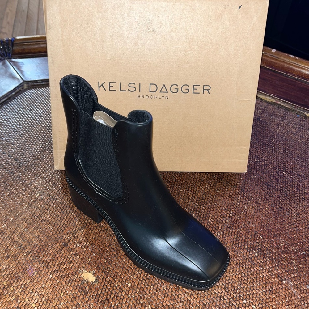 NWT Kelsi Dagger Brooklyn Black Puddler Leather Ankle Booties Women’s Size 8